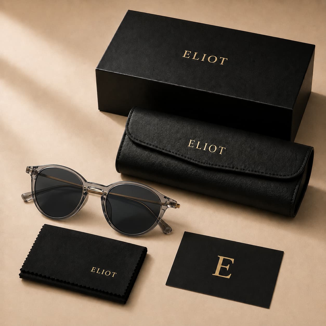 Écrin et accessoires des lunettes Marco